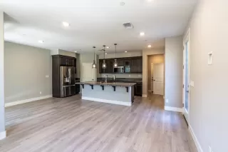 Photo #4: 225065895 Listing 