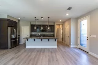 Photo #5: 225065895 Listing 