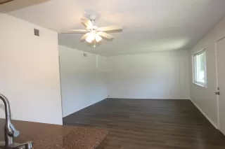 Photo #5: 225067237 Listing