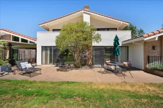 Photo #5: 225067325 Listing