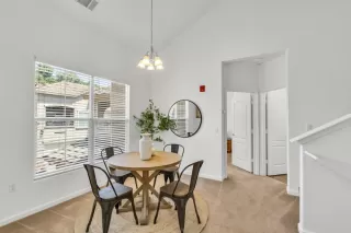 Photo #6: 225067335 Listing