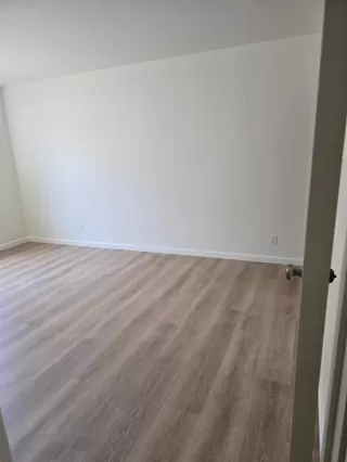 Photo #2: 225067383 Listing