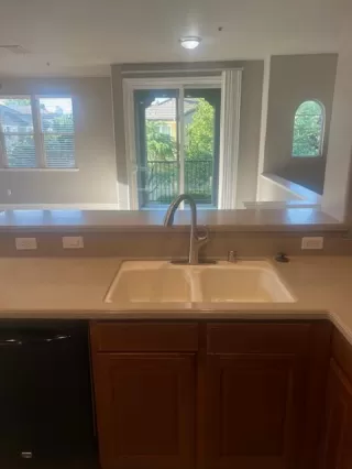 Photo #4: 225067428 Listing