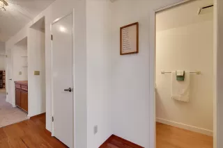 Photo #6: 225067694 Listing