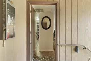 Photo #2: 225067869 Listing