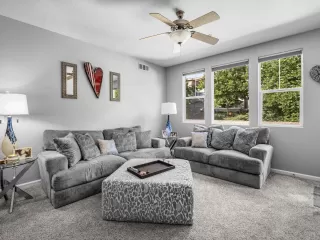 Photo #4: 225068882 Listing