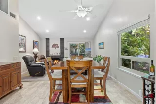 Photo #3: 225070023 Listing