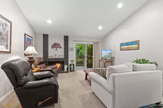 Photo #5: 225070023 Listing