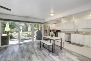 Photo #5: 225071042 Listing 