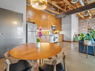 Photo #5: 225071167 Listing