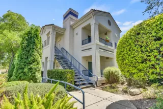 Photo #2: 225071558 Listing