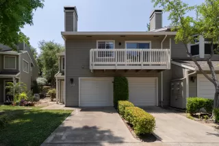 More Details about MLS # 225072213 : 122 VALLEY OAK DR #4