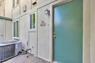 Photo #4: 225072523 Listing