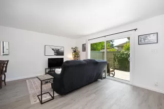 Photo #5: 225072523 Listing