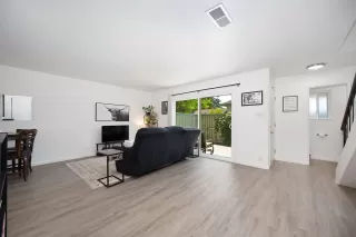 Photo #6: 225072523 Listing