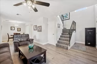 Photo #5: 225072899 Listing