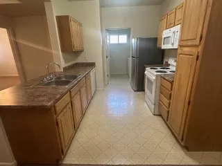 Photo #4: 225073096 Listing