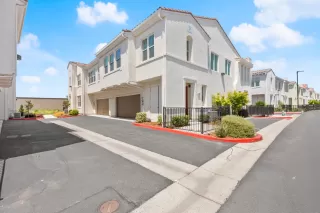 Photo #2: 225073491 Listing 