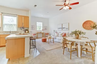 Photo #2: 225073756 Listing