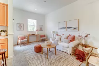 Photo #3: 225073756 Listing