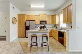 Photo #4: 225073756 Listing