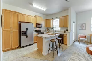 Photo #5: 225073756 Listing