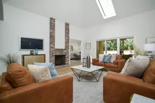 Photo #1: 225074355 Listing