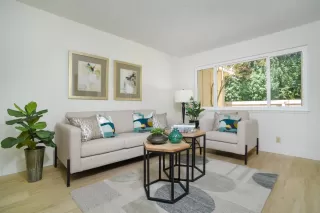 Photo #3: 225074355 Listing