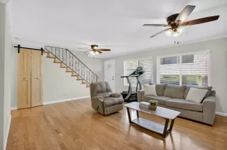 Photo #6: 225074447 Listing