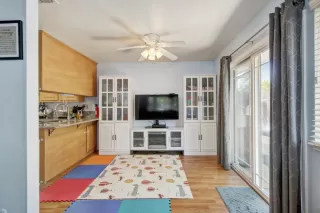 Photo #6: 225074799 Listing