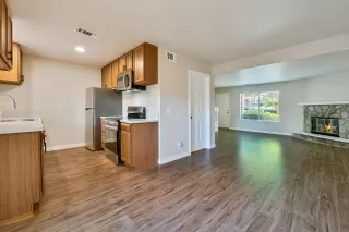 Photo #6: 225077043 Listing 