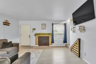 Photo #1: 225078041 Listing