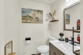 Photo #5: 225078041 Listing