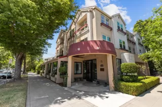 Photo #2: 225078206 Listing