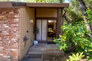 Photo #1: 225079657 Listing