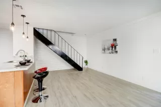 Photo #4: 225079663 Listing