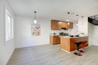 Photo #6: 225079663 Listing