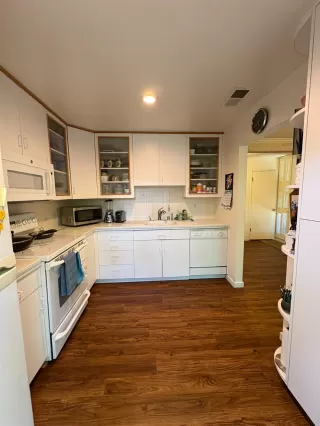 Photo #3: 225080024 Listing