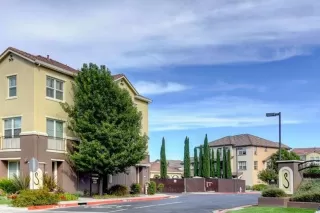 More Details about MLS # 225080335 : 50 REGENCY PARK CIR #1105