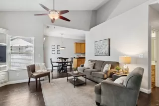 Photo #3: 225080344 Listing