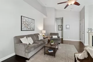 Photo #6: 225080344 Listing