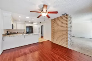 Photo #3: 225080791 Listing