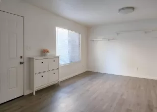 Photo #4: 225080821 Listing