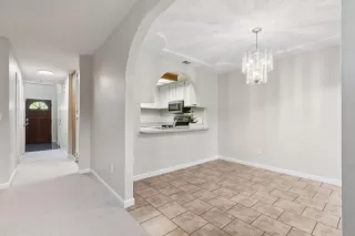 Photo #5: 225081547 Listing