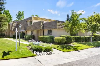 Photo #2: 225082037 Listing