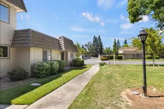 Photo #4: 225082037 Listing