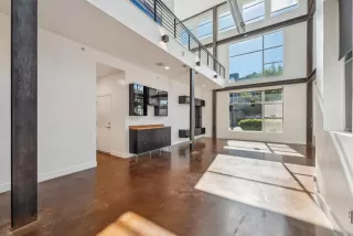 Photo #2: 225082483 Listing