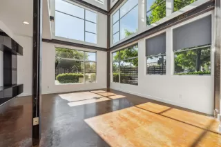 Photo #3: 225082483 Listing