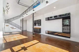 Photo #4: 225082483 Listing