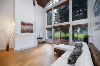 Photo #5: 225082797 Listing 